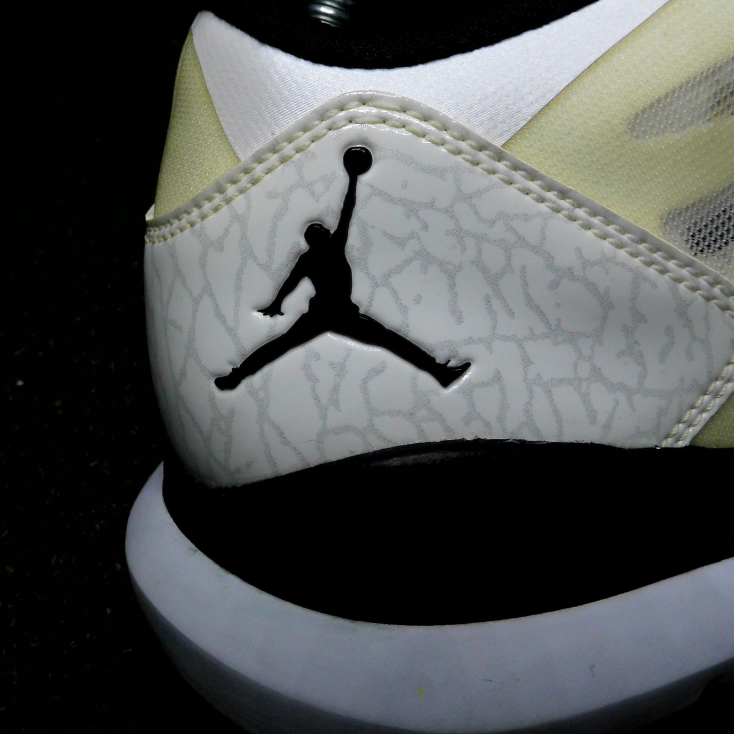 Jordan Dominate Pro White - Sz 9