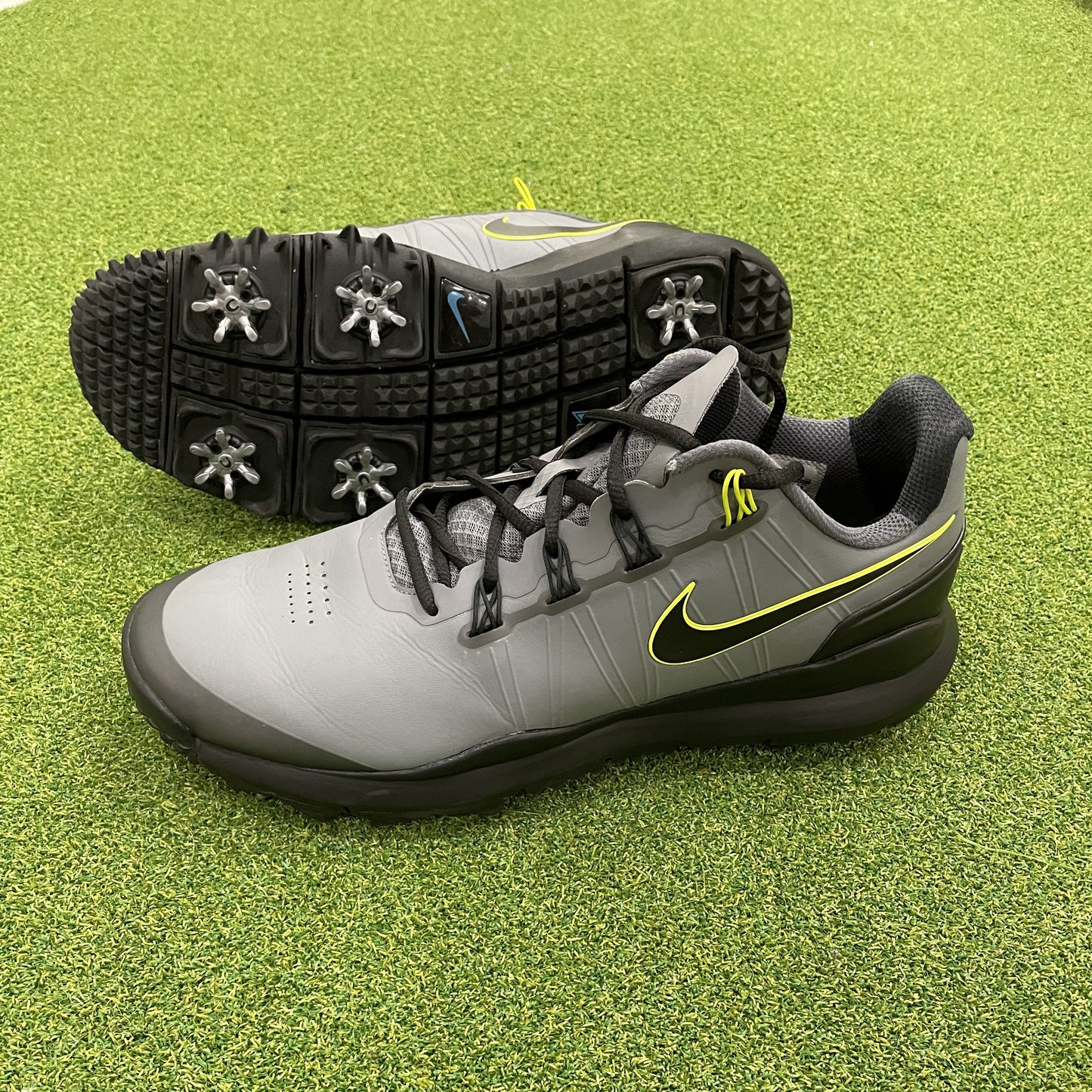 TW14 Volt/Black Custom - Sz 10