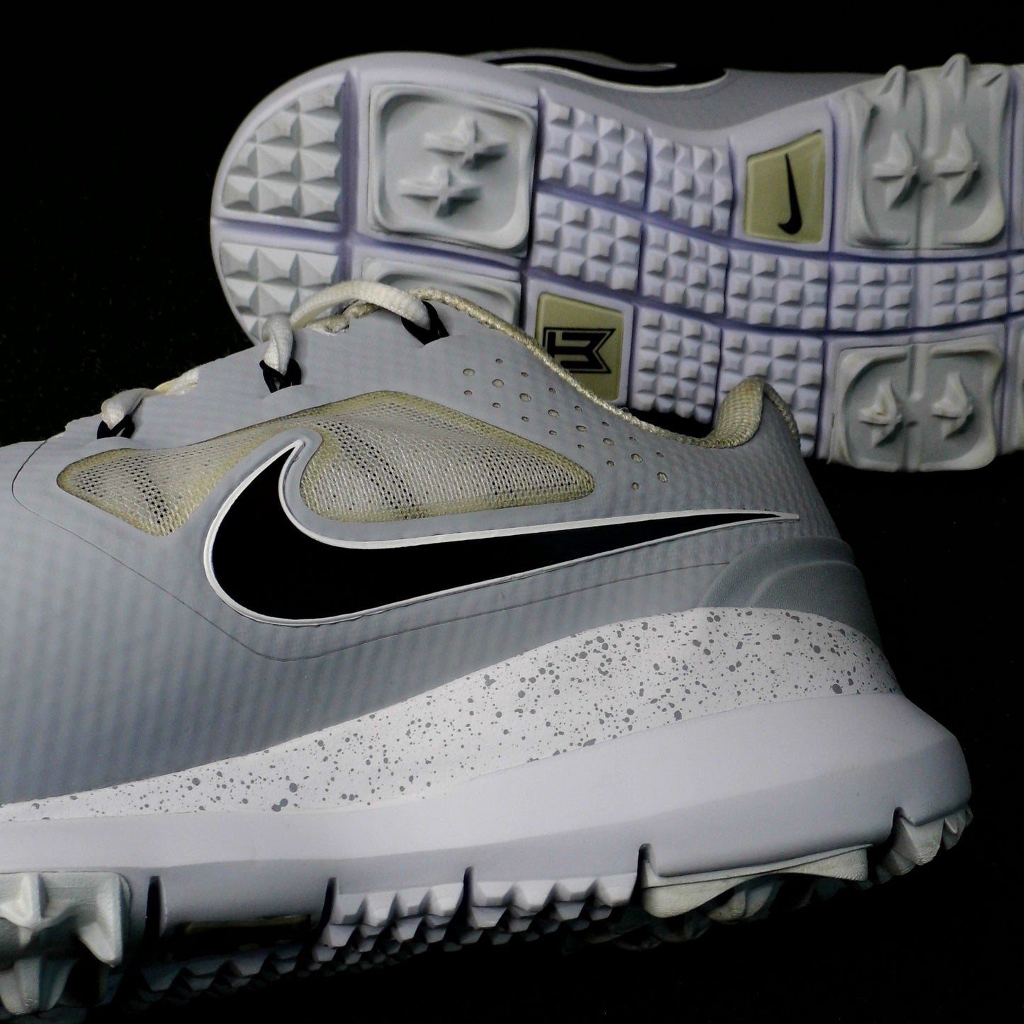 TW 14 Nike iD Grey/White - Sz 13