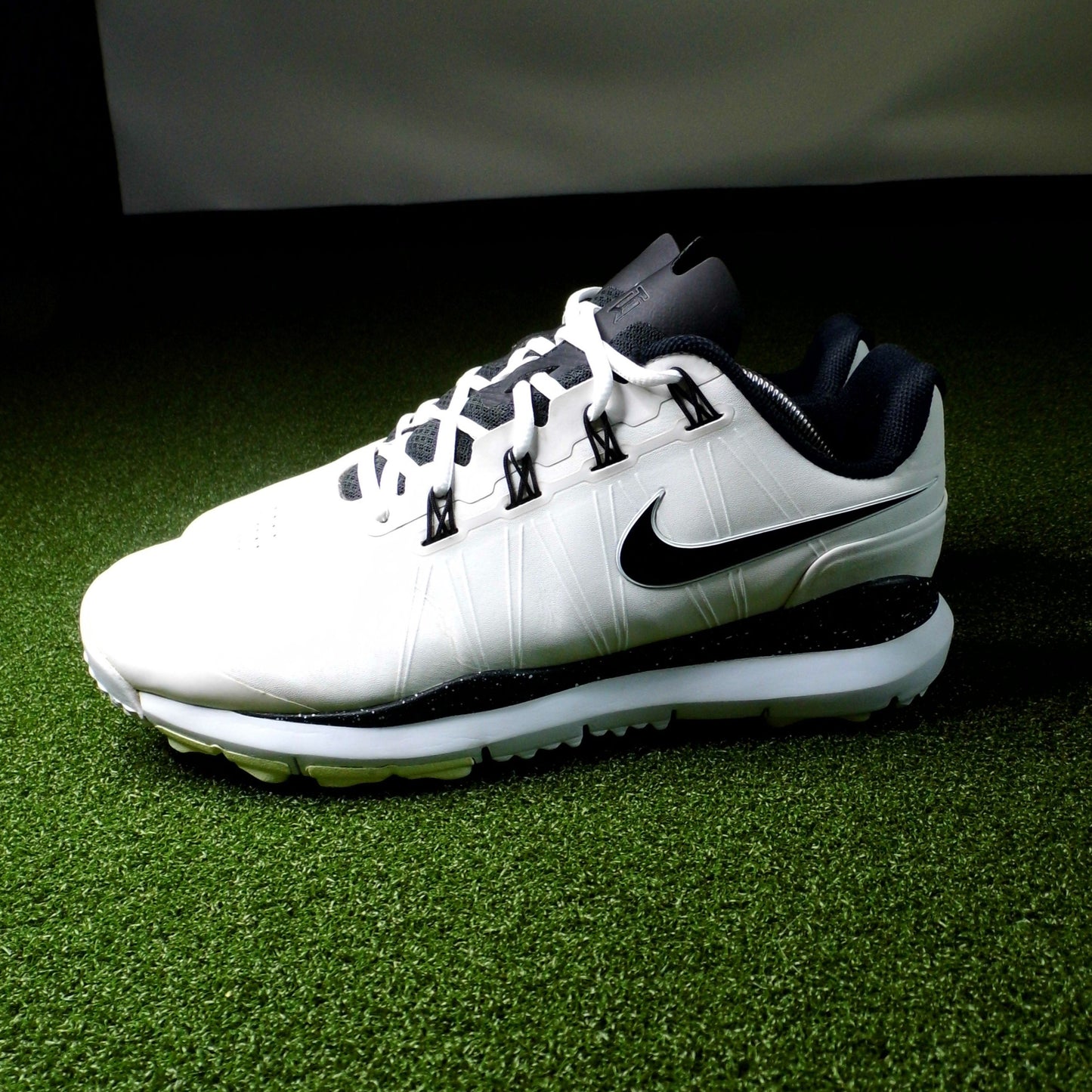 TW 14 Nike iD White - Sz 12 Wide