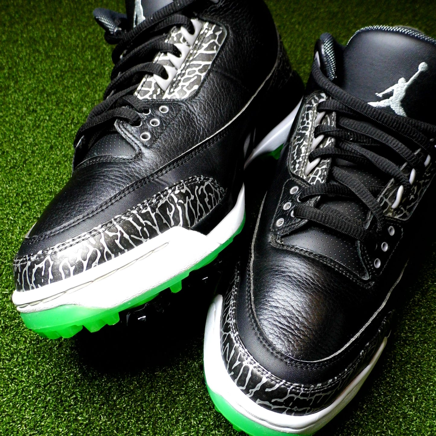 Jordan 3 Glow Green - Sz 11